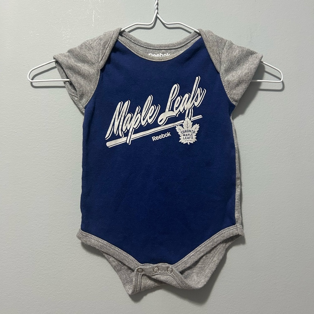 Reebok infant (12M) NHL Toronto Maple Lead Onesie